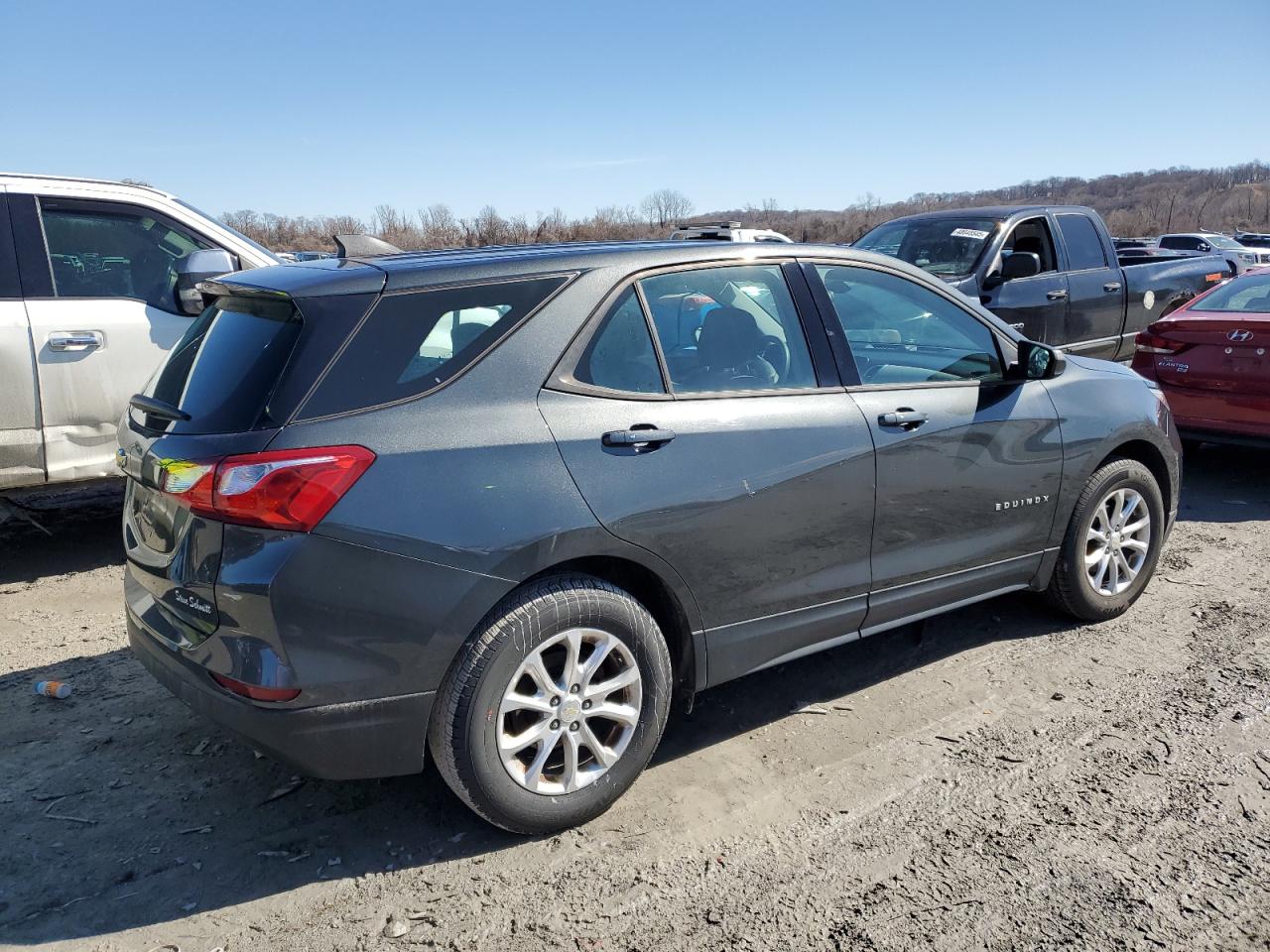 2019 Chevrolet Equinox VIN 3GNAXHEV2KL214410 Copart auction photo, hail damage thumbnail 3
