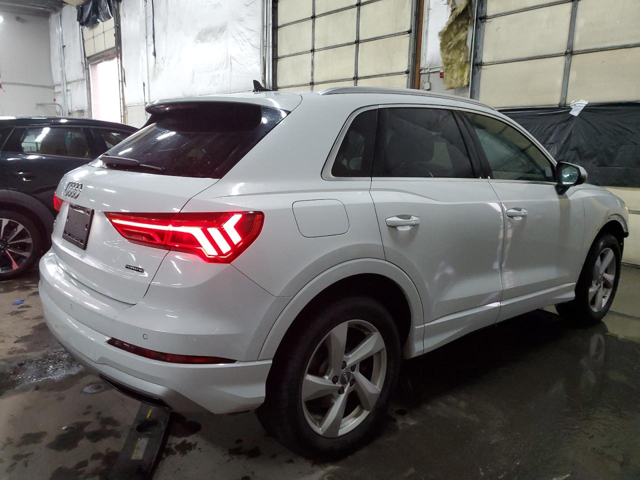 2020 Audi Q3 VIN WA1BECF34L1018846 Copart auction photo, front end / side damage thumbnail 3