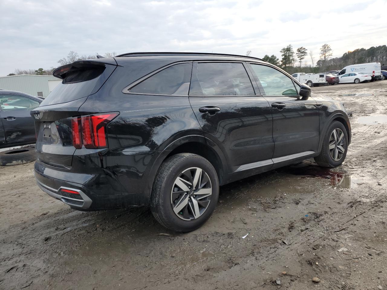 2023 KIA Sorento VIN 5XYRL4LC6PG232845 Copart auction photo, front end / side damage thumbnail 3