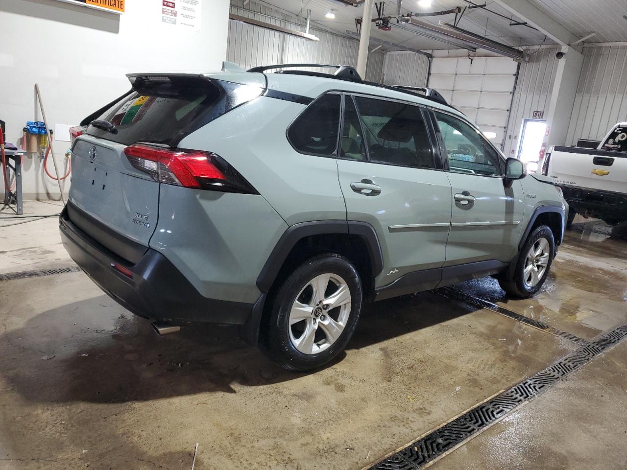 2020 Toyota RAV 4 VIN 2T3RWRFV9LW058184 Copart auction photo, front end damage thumbnail 3
