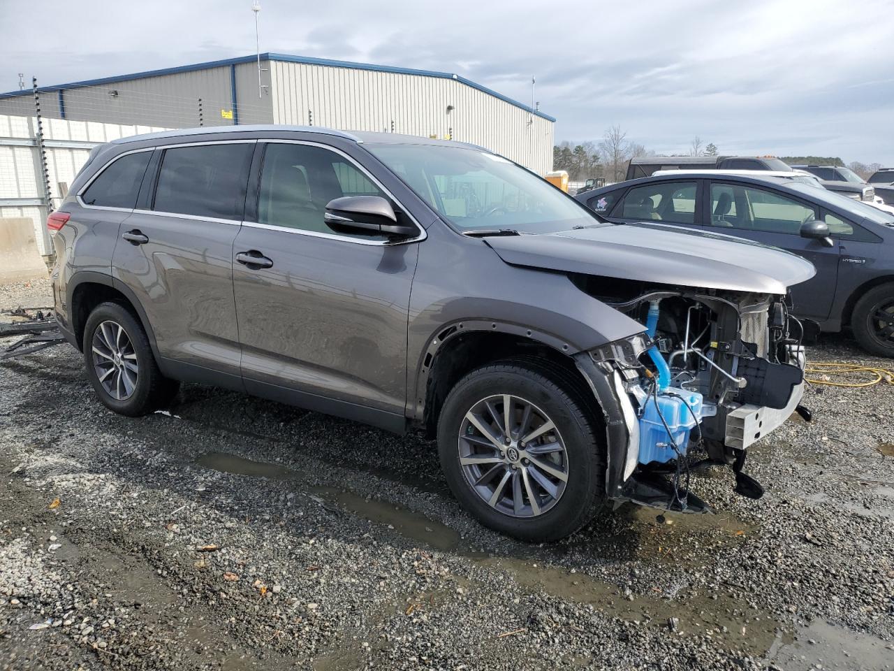 2019 Toyota Highlander VIN 5TDKZRFH3KS341294 Copart auction photo, front end damage thumbnail 4