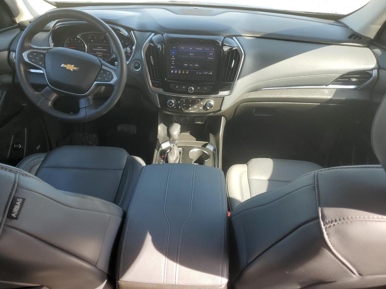 2021 Chevrolet Traverse VIN 1GNEVHKW1MJ213845 Copart auction photo, rear end damage thumbnail 8