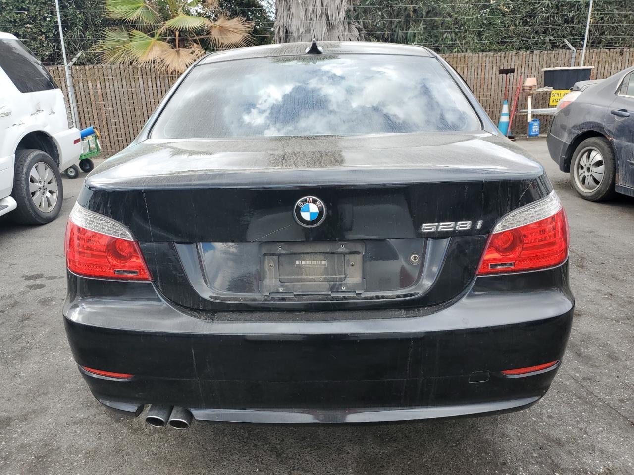 2009 BMW 5er VIN WBANU53569C117752 Copart auction photo, vandalism damage thumbnail 6