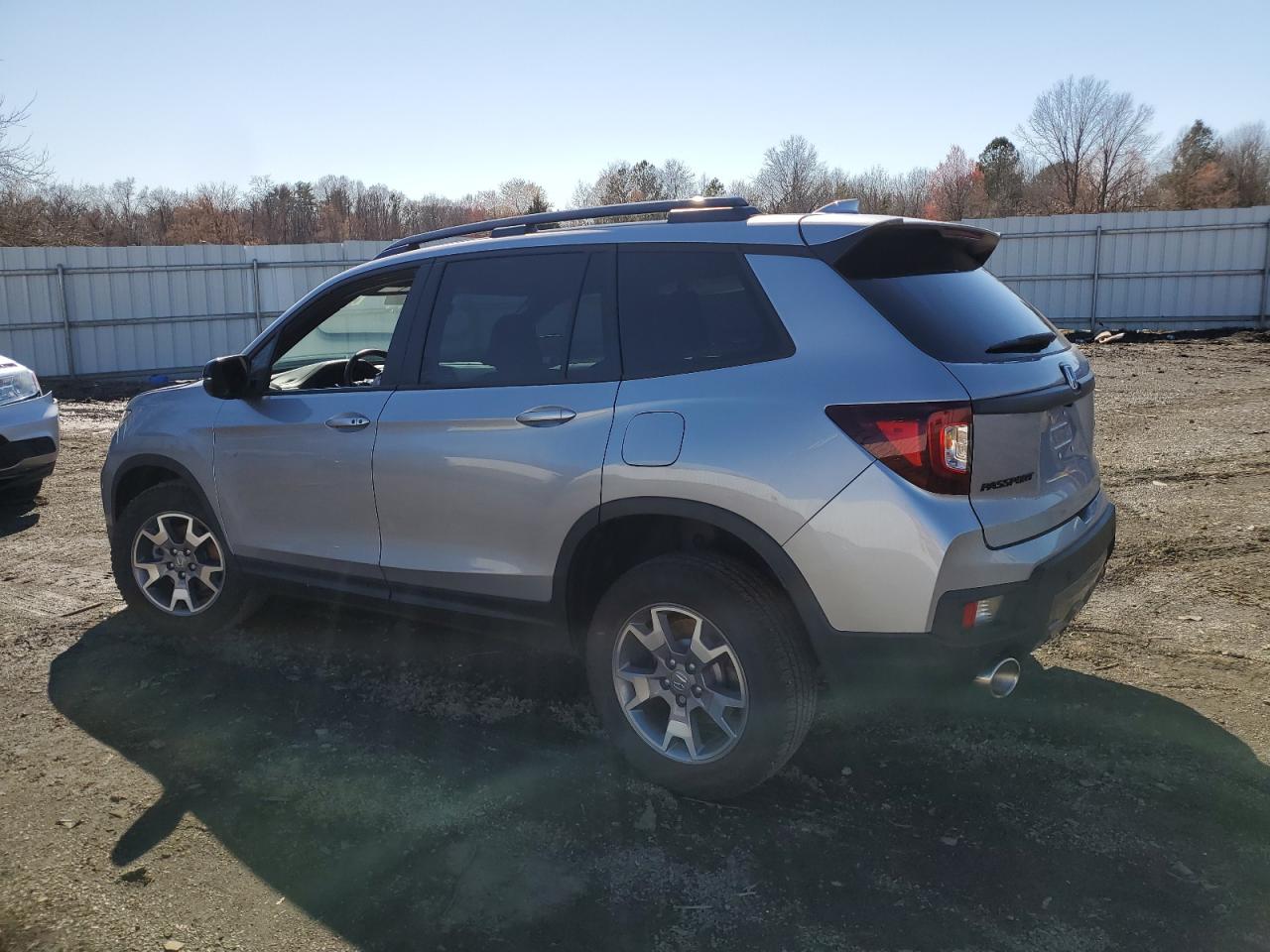 2022 Honda Passport VIN 5FNYF8H61NB026883 Copart auction photo, front end / side damage thumbnail 2