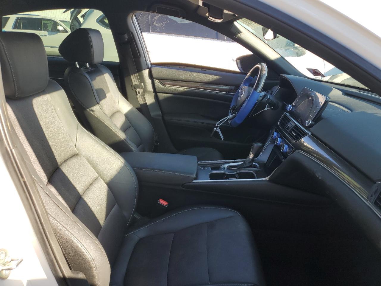 2019 Honda Accord VIN 1HGCV1F31KA060907 Copart auction photo, side / minor dent/scratches damage thumbnail 7