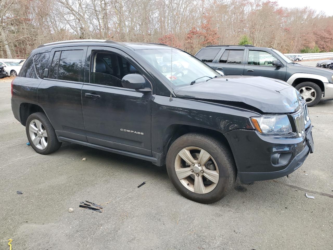 2015 Jeep Compass VIN 1C4NJDEB5FD417779 Copart auction photo, front end / minor dent/scratches damage thumbnail 4