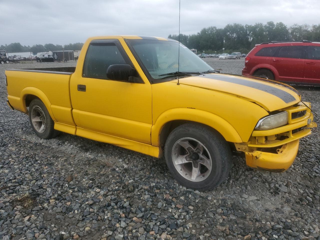 2003 Chevrolet S-10 Pickup VIN 1GCCS14X338114133 Copart auction photo, front end damage thumbnail 4