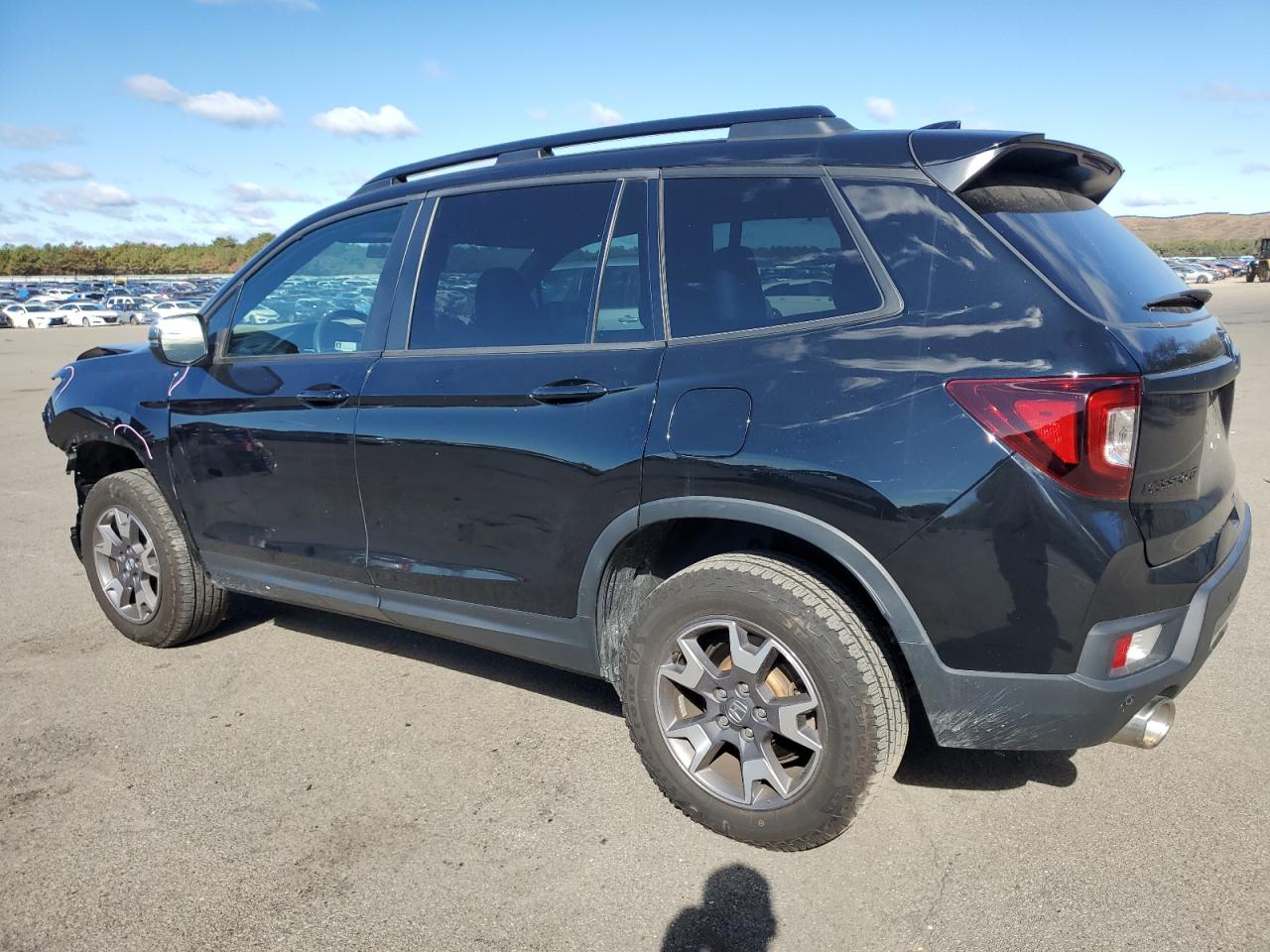 2022 Honda Passport VIN 5FNYF8H66NB012851 Copart auction photo, front end / minor dent/scratches damage thumbnail 2