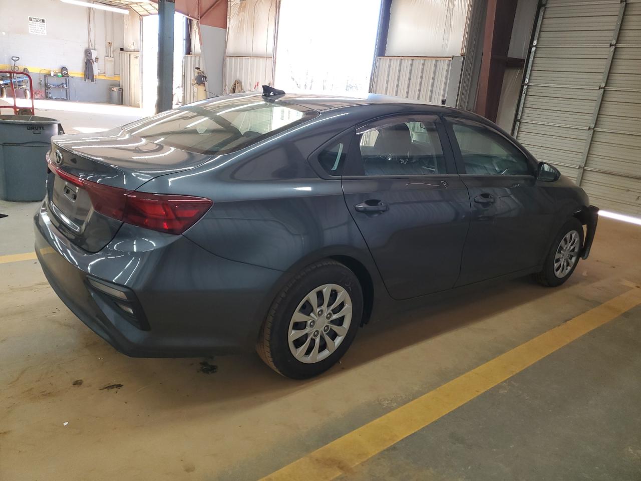 2021 KIA Forte VIN 3KPF24AD9ME267180 Copart auction photo, front end / minor dent/scratches damage thumbnail 3