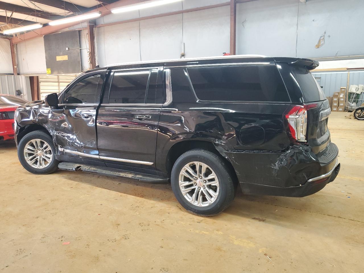2021 GMC Yukon VIN 1GKS2GKD5MR361239 Copart auction photo, side / front end damage thumbnail 2