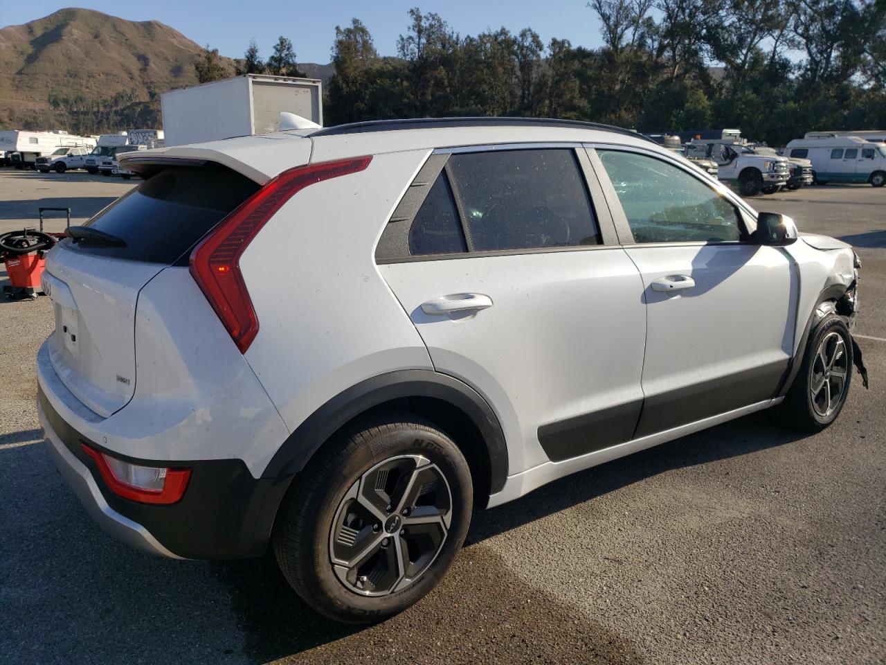 2024 KIA Niro VIN KNDCR3LE8R5168349 Copart auction photo, front end damage thumbnail 3