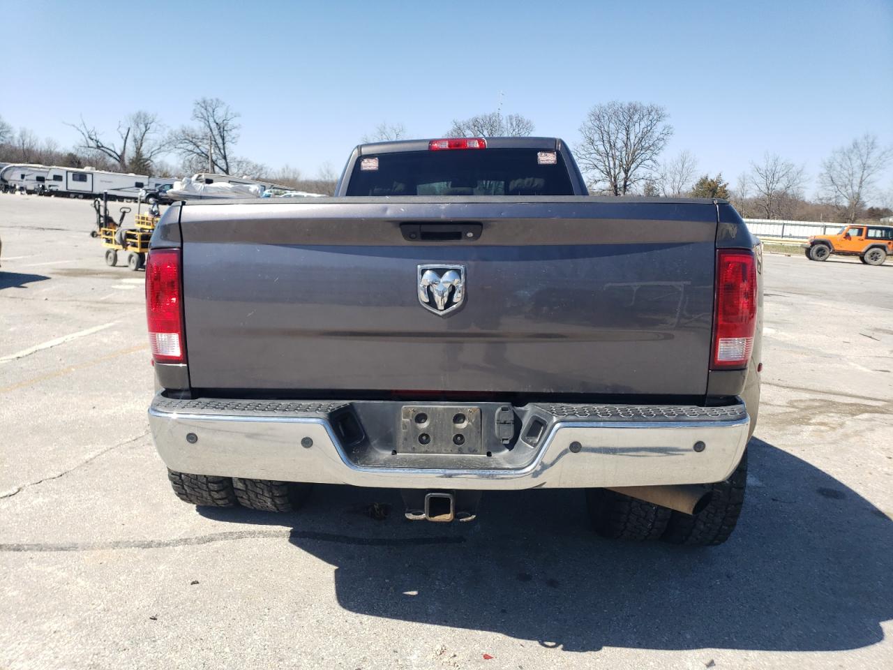 2016 RAM 3500 VIN 3C63RRGLXGG318762 Copart auction photo, front end / hail damage thumbnail 6