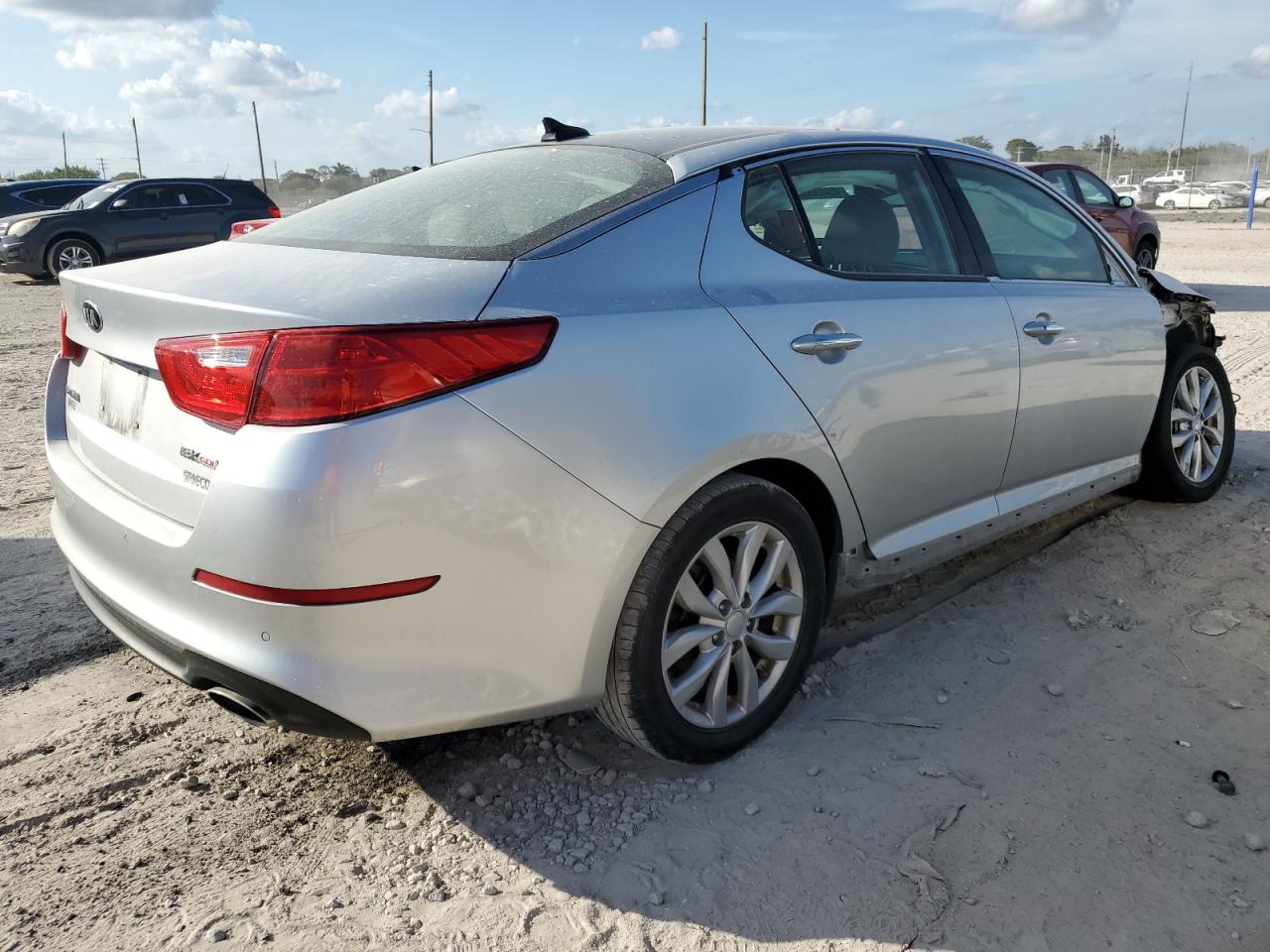 2015 KIA Optima VIN 5XXGN4A70FG455151 Copart auction photo, front end / minor dent/scratches damage thumbnail 3