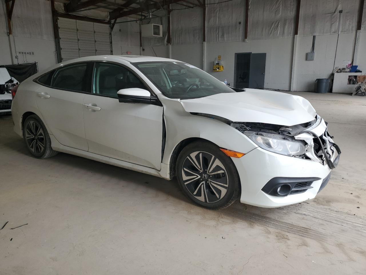 2017 Honda Civic VIN 19XFC1F7XHE032064 Copart auction photo, front end damage thumbnail 4