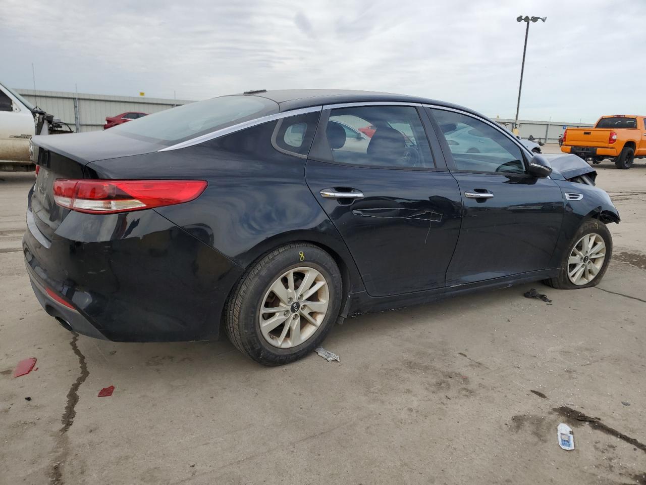 2016 KIA Optima VIN 5XXGT4L34GG062982 Copart auction photo, front end / side damage thumbnail 3