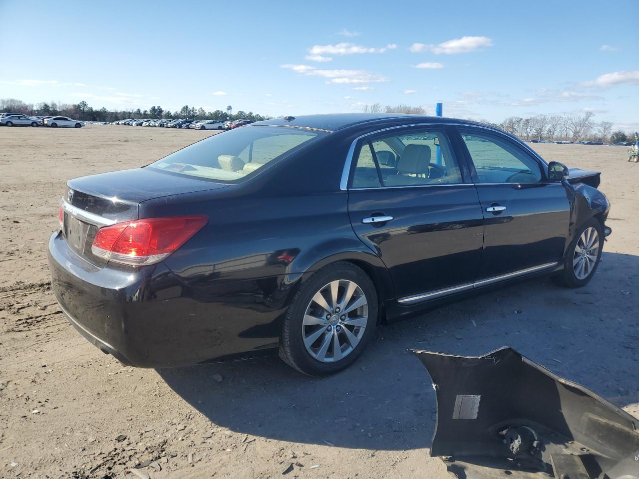 2011 Toyota Avalon VIN 4T1BK3DB8BU372533 Copart auction photo, front end / minor dent/scratches damage thumbnail 3