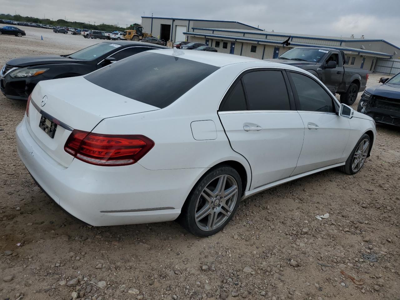 2014 Mercedes-Benz E-klasse VIN WDDHF5KB5EB038824 Copart auction photo, normal wear damage thumbnail 3