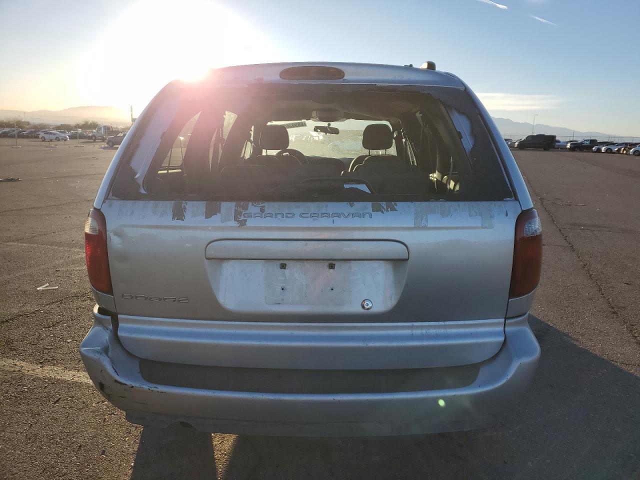 2005 Dodge Caravan VIN 2D4GP24R85R135077 Copart auction photo, front end damage thumbnail 6
