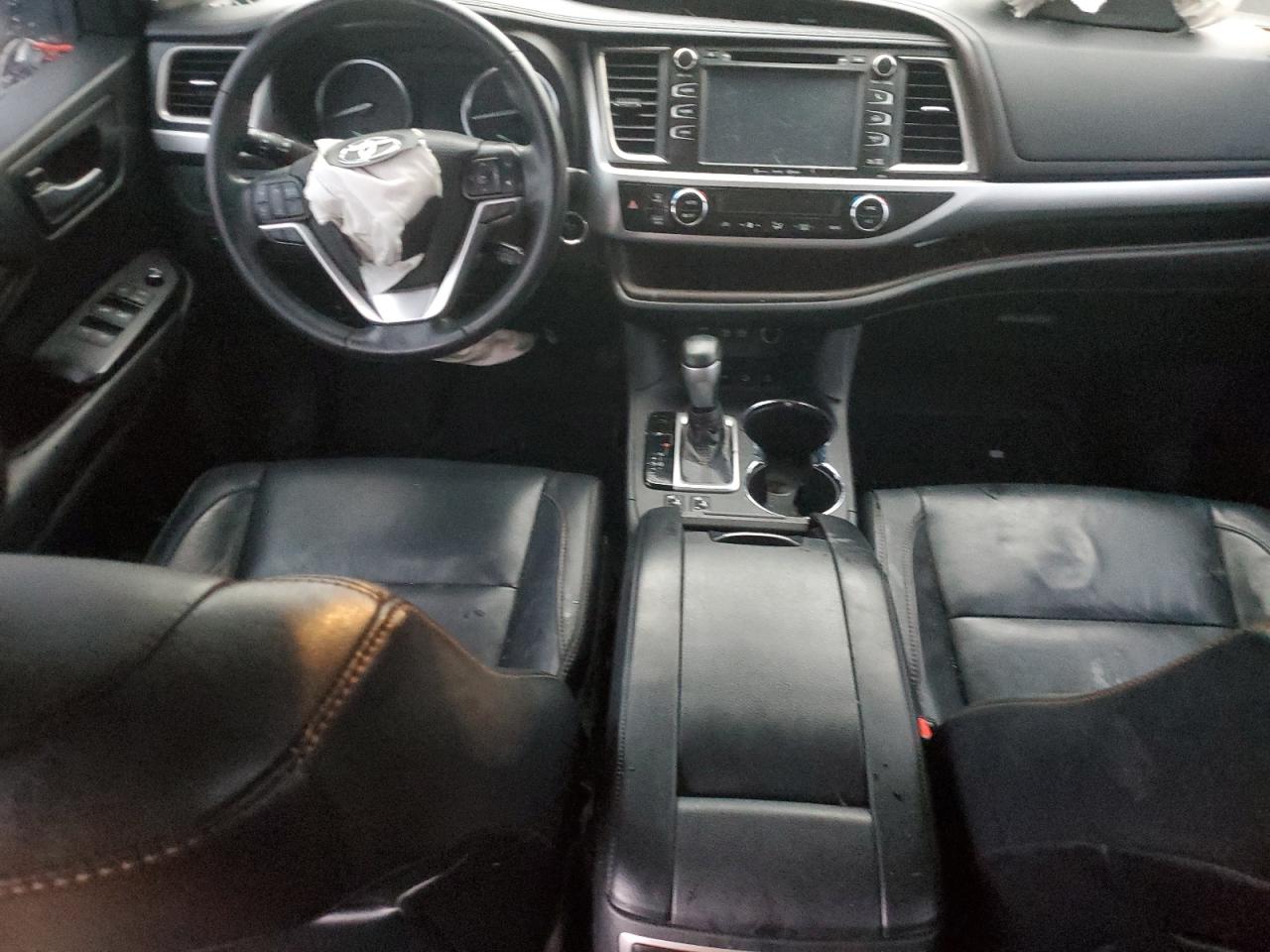 2018 Toyota Highlander VIN 5TDJZRFHXJS857422 Copart auction photo, front end / all over damage thumbnail 8