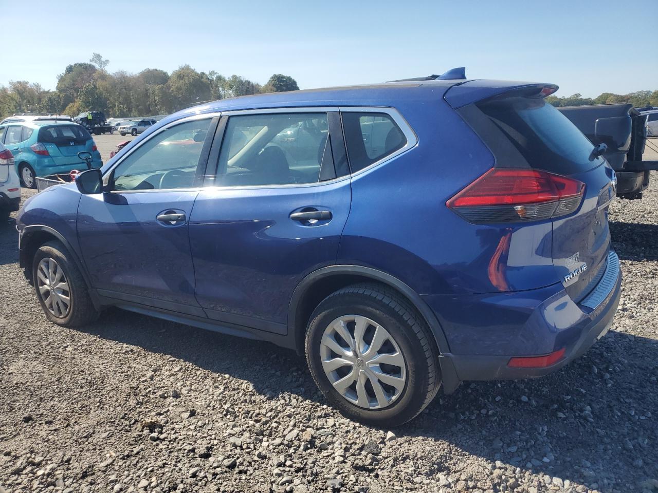 2017 Nissan Rogue VIN 5N1AT2MV8HC743797 Copart auction photo, front end / minor dent/scratches damage thumbnail 2