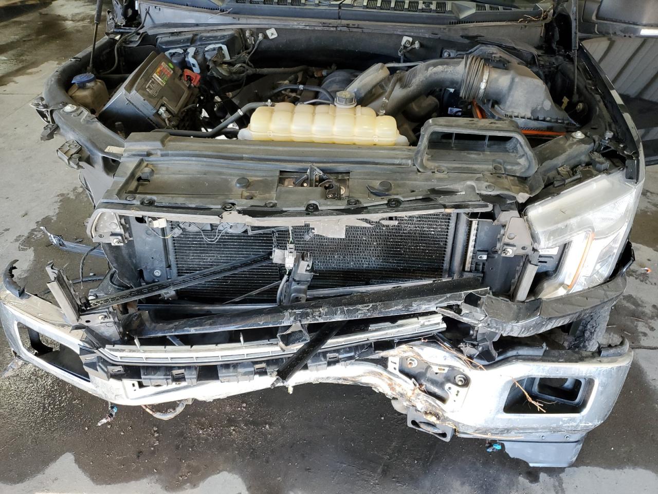 2018 Ford F-150 VIN 1FTEW1E53JFC40818 Copart auction photo, front end / side damage thumbnail 12