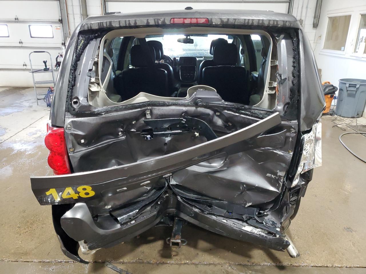 2016 Dodge Caravan VIN 2C4RDGCG9GR107738 Copart auction photo, rear end / front end damage thumbnail 6