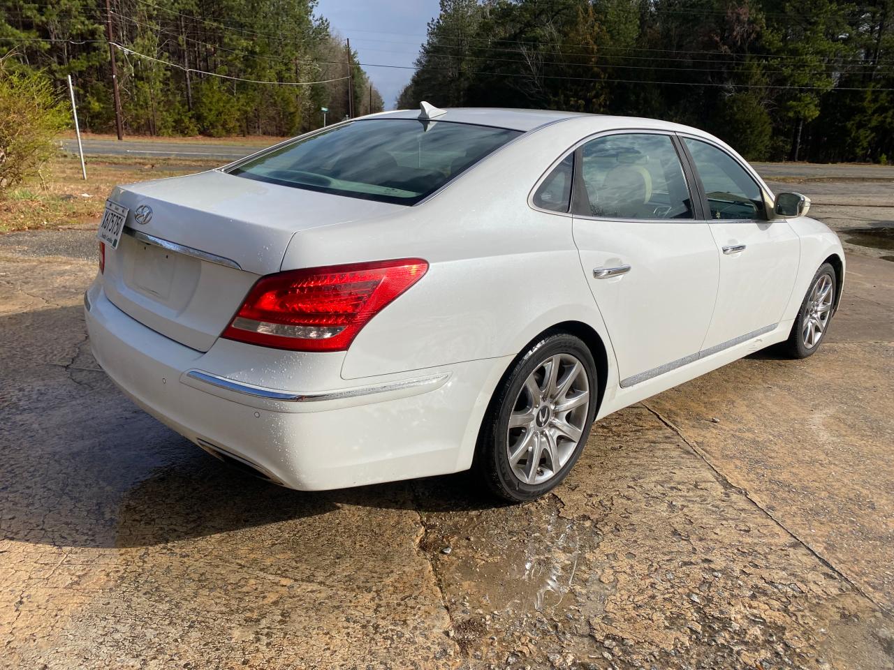 2013 Hyundai Equus VIN KMHGH4JH5DU062393 Copart auction photo, normal wear damage thumbnail 4
