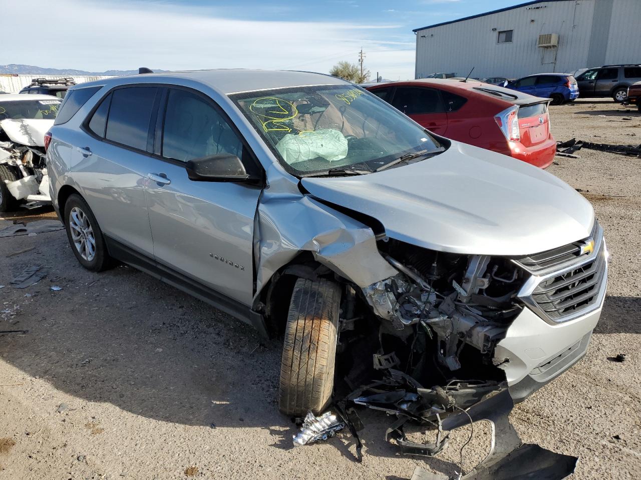2018 Chevrolet Equinox VIN 3GNAXHEV5JL263633 Copart auction photo, front end / undercarriage damage thumbnail 4