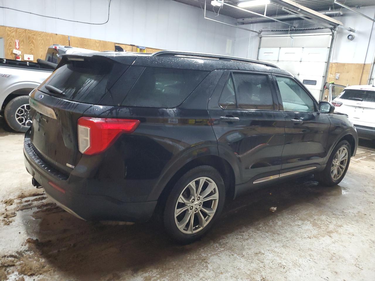 2020 Ford Explorer VIN 1FMSK8DH7LGC76913 Copart auction photo, front end / minor dent/scratches damage thumbnail 3