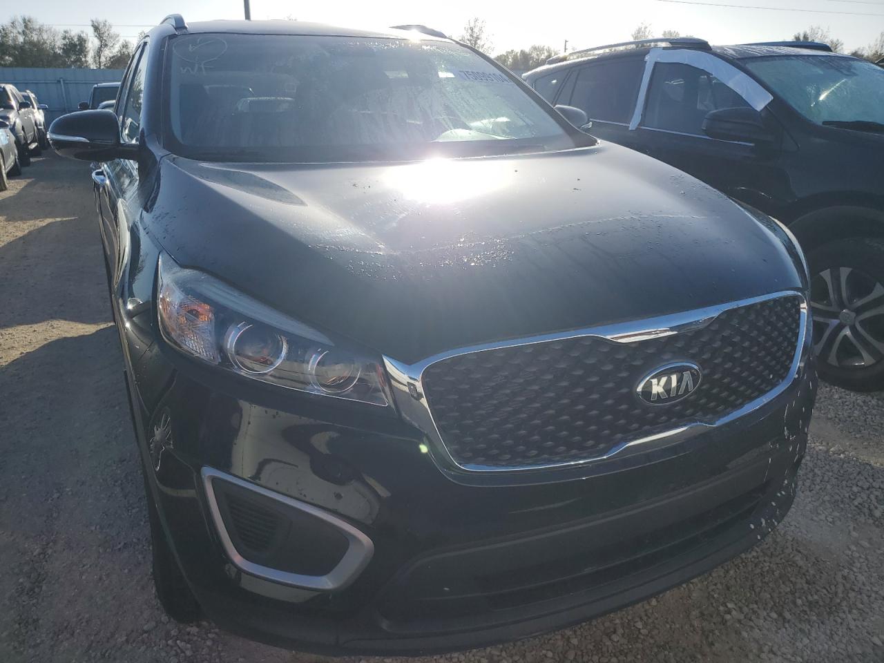 2018 KIA Sorento VIN 5XYPG4A3XJG396069 Copart auction photo, water/flood damage thumbnail 5