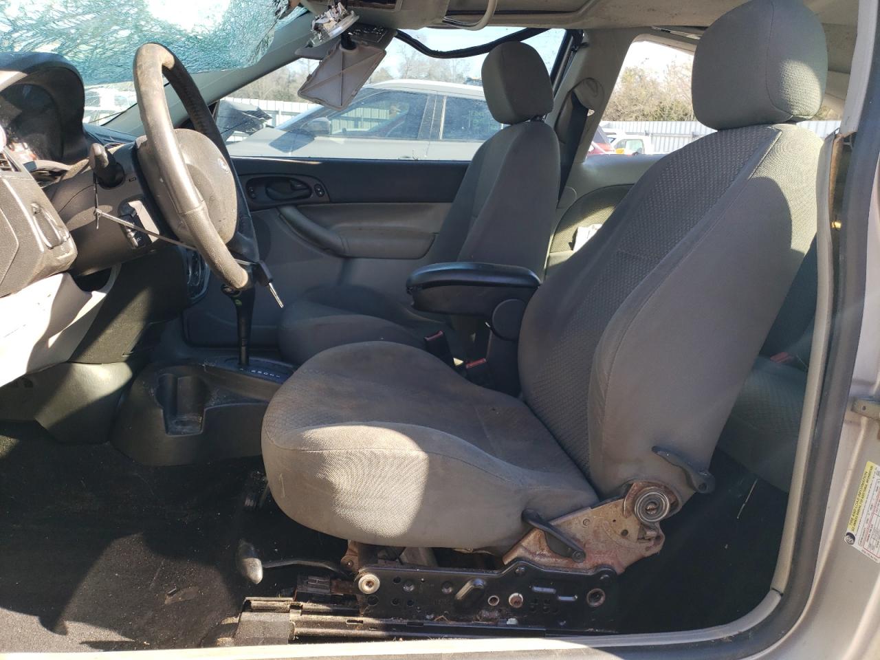 2005 Ford Focus VIN 3FAFP31N95R153930 Copart auction photo, all over damage thumbnail 7