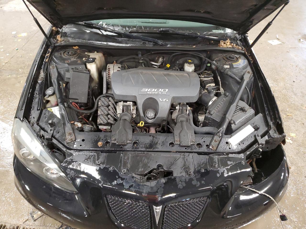 2004 Pontiac Grand Prix VIN 2G2WP522241328181 Copart auction photo, front end / side damage thumbnail 11