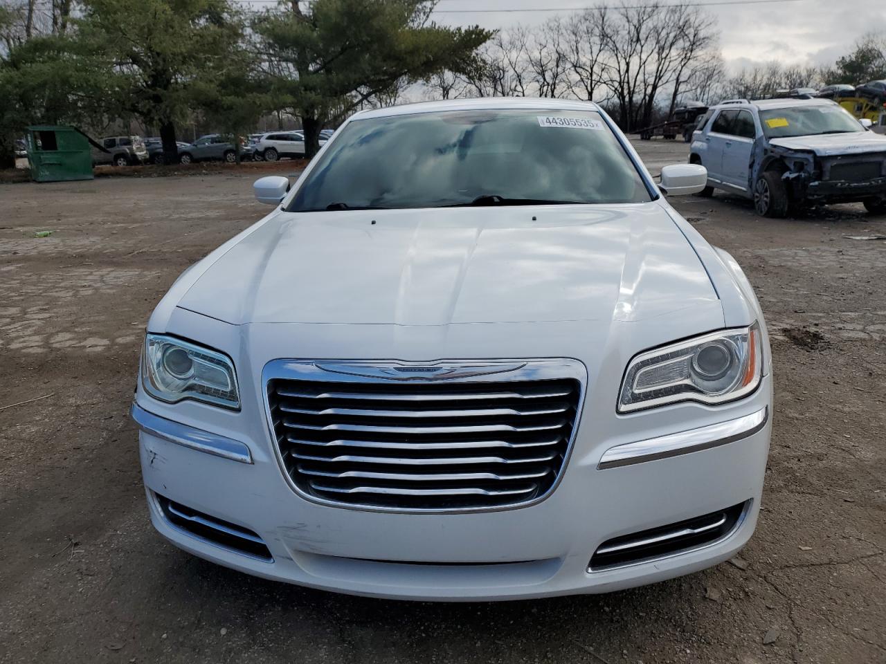 2014 Chrysler 300 VIN 2C3CCAAG0EH375805 Copart auction photo, side / front end damage thumbnail 5