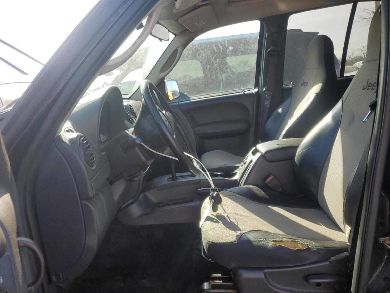 2004 Jeep Liberty (North America) VIN 1J4GK48K14W278702 Copart auction photo, side / front end damage thumbnail 7