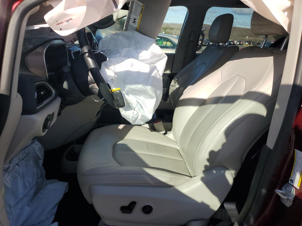2019 Chrysler Pacifica VIN 2C4RC1BG3KR541504 Copart auction photo, front end / rear end damage thumbnail 7