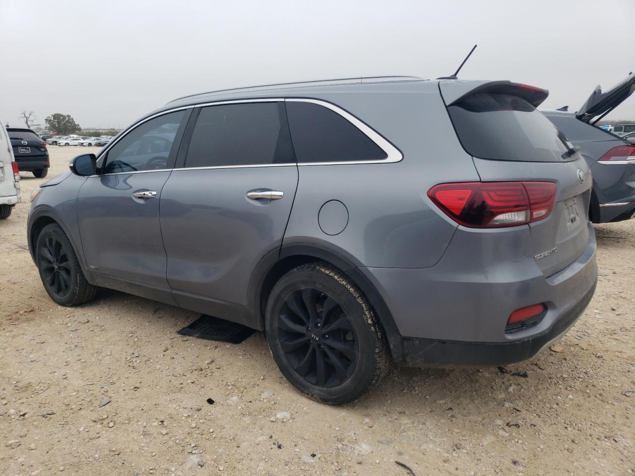 2020 KIA Sorento VIN 5XYPHDA57LG664562 Copart auction photo, front end / minor dent/scratches damage thumbnail 2