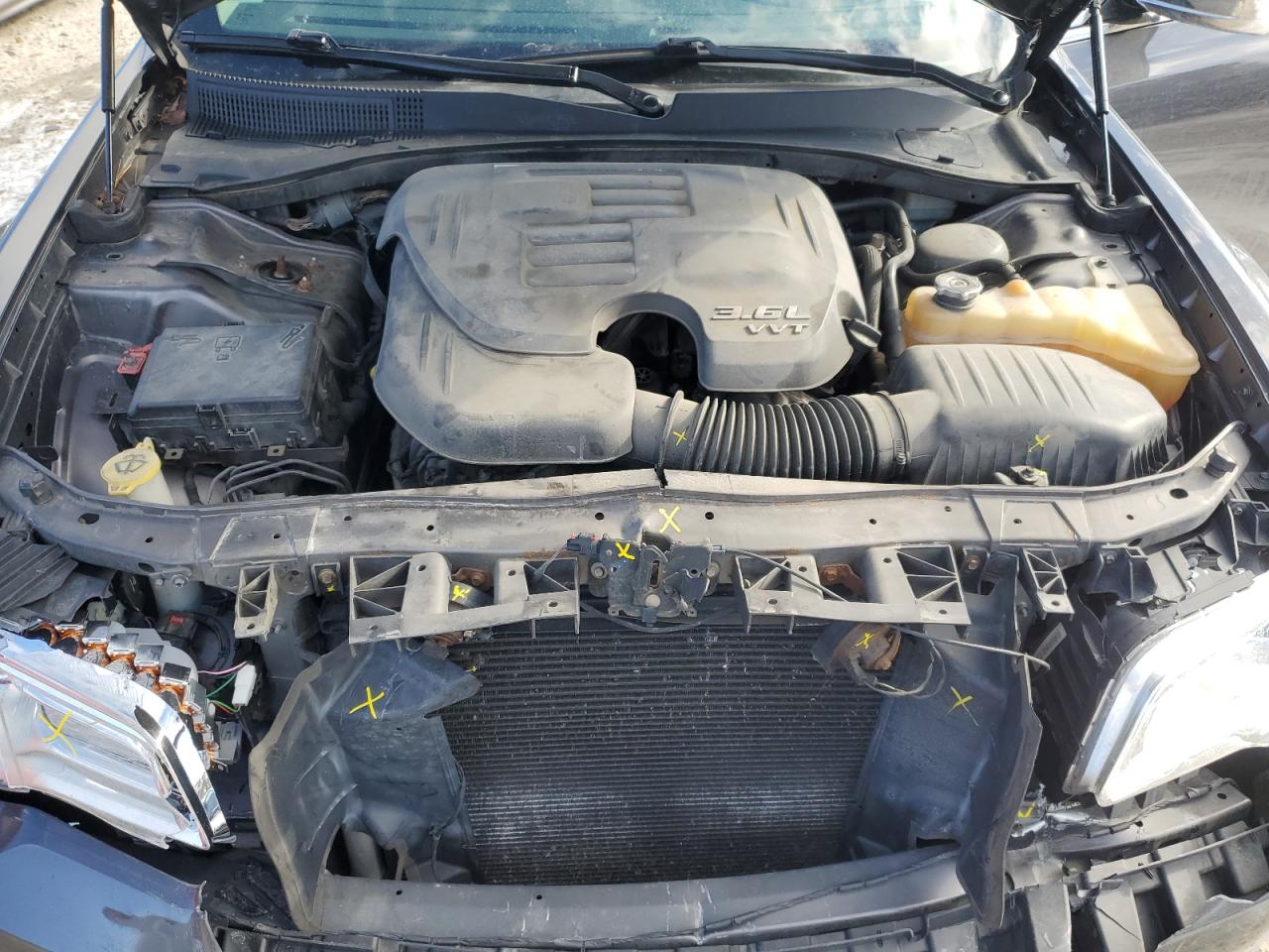 2015 Chrysler 300 VIN 2C3CCAKG7FH820489 Copart auction photo, front end damage thumbnail 11