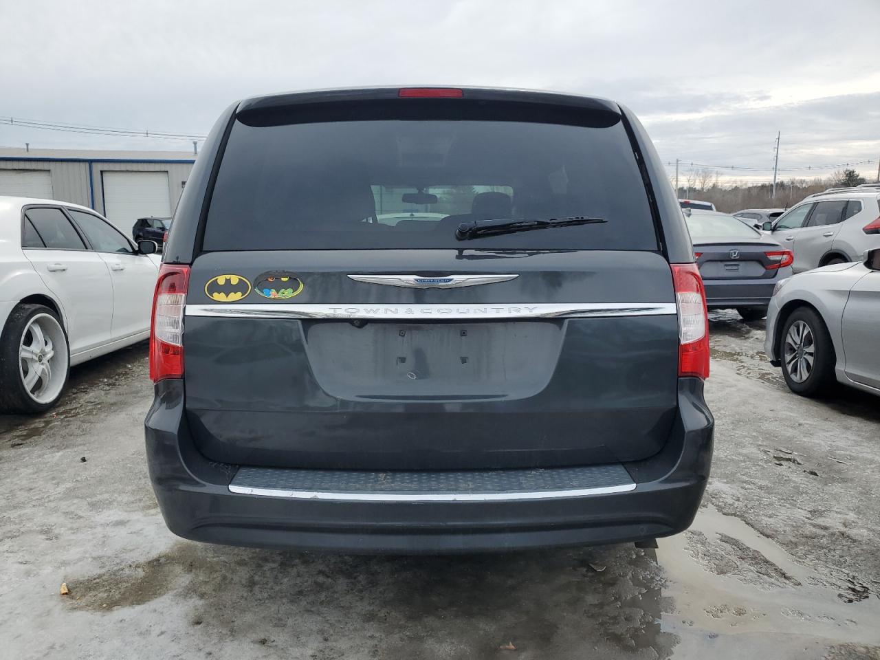 2011 Chrysler Town & Country VIN 2A4RR5DG1BR666692 Copart auction photo, front end damage thumbnail 6