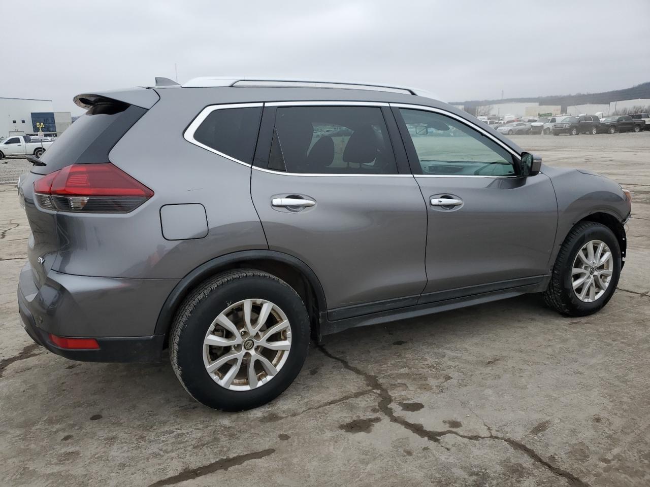 2019 Nissan Rogue VIN KNMAT2MT0KP529180 Copart auction photo, front end / minor dent/scratches damage thumbnail 3