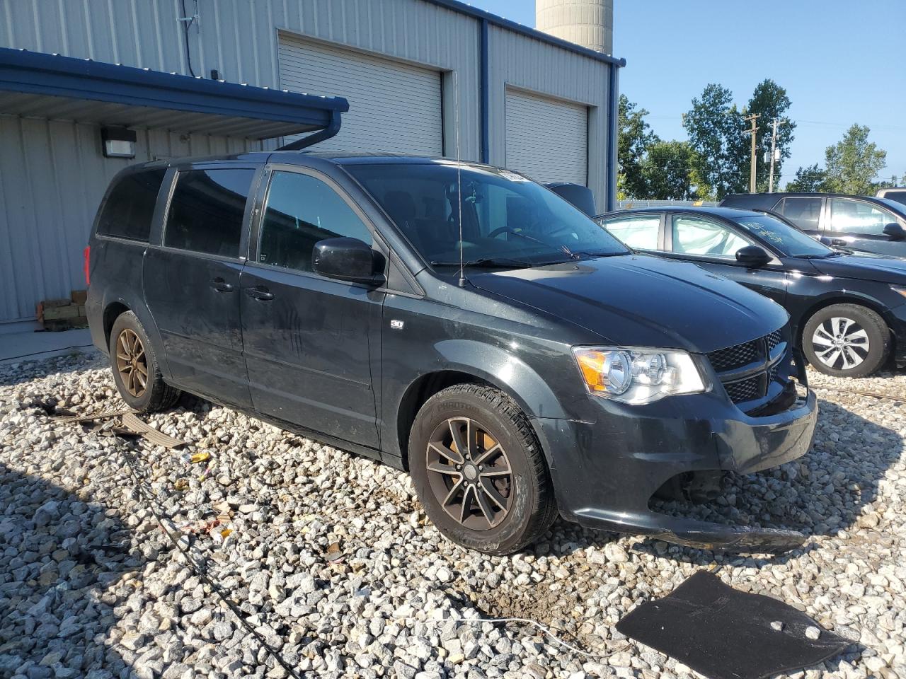 2014 Dodge Caravan VIN 2C4RDGBG7ER261489 Copart auction photo, front end / side damage thumbnail 4