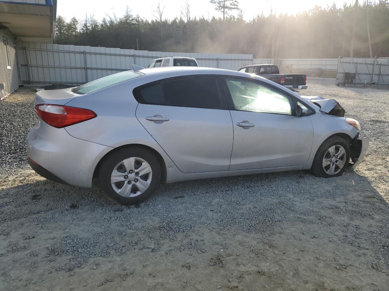 2015 KIA Forte VIN KNAFK4A65F5290534 Copart auction photo, all over damage thumbnail 3