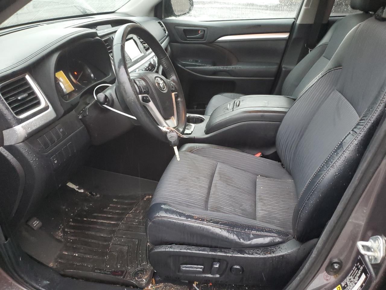 2015 Toyota Highlander VIN 5TDBKRFH6FS111937 Copart auction photo, front end damage thumbnail 7
