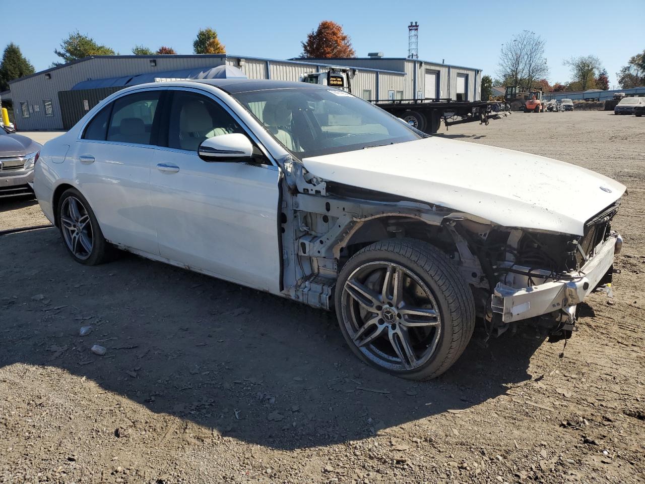 2018 Mercedes-Benz E-klasse VIN WDDZF4KB3JA401703 Copart auction photo, front end / minor dent/scratches damage thumbnail 4
