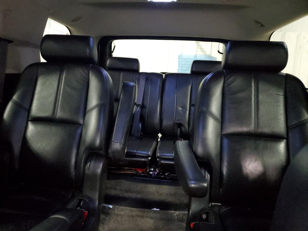 2010 Chevrolet Tahoe VIN 1GNUKBE03AR278914 Copart auction photo, minor dent/scratches damage thumbnail 10
