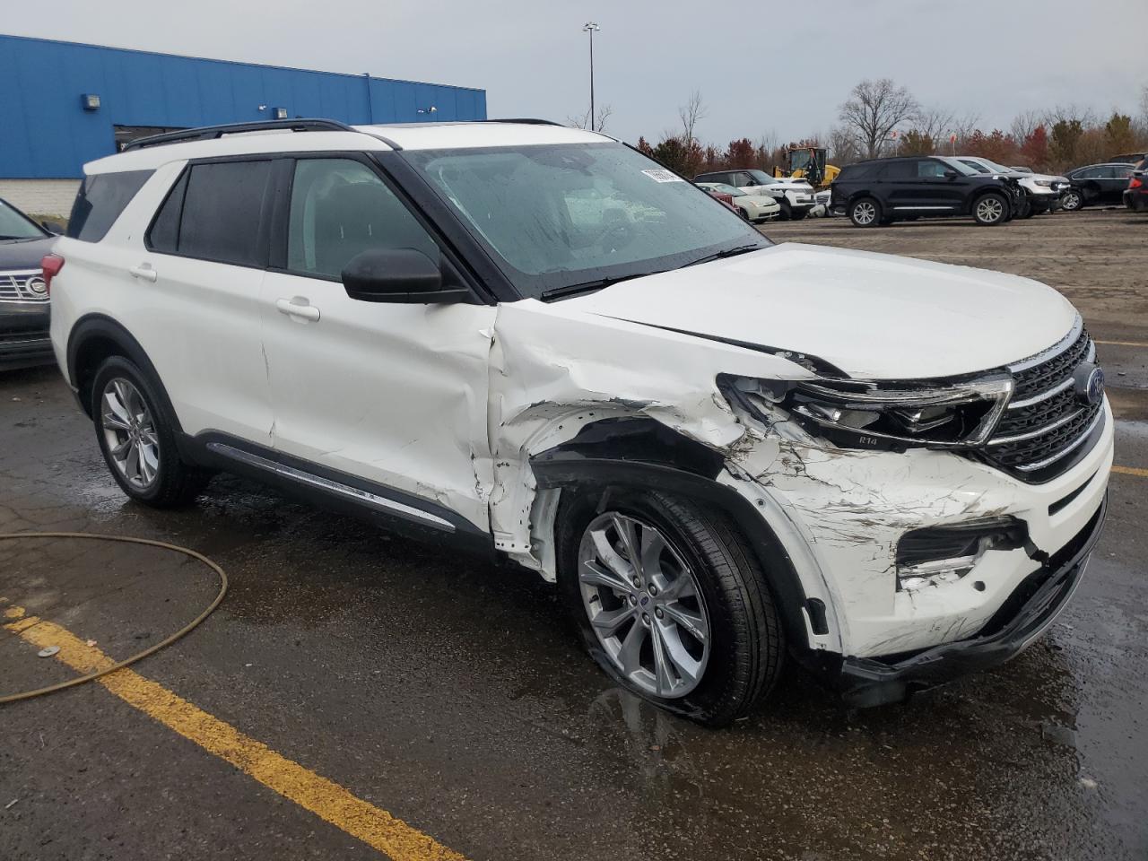 2022 Ford Explorer VIN 1FMSK8DH7NGB17358 Copart auction photo, front end / side damage thumbnail 4