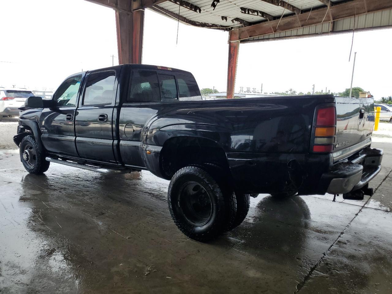 2005 Chevrolet Silverado VIN 1GCJC33225F860061 Copart auction photo, all over damage thumbnail 2