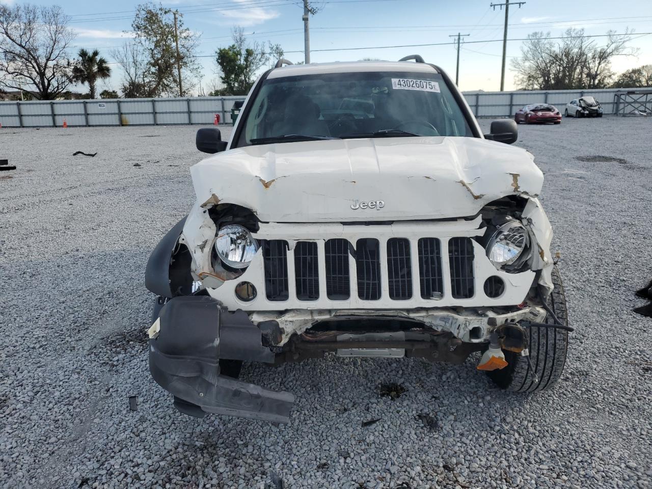 2007 Jeep Liberty (North America) VIN 1J4GK48K87W624202 Copart auction photo, front end damage thumbnail 5