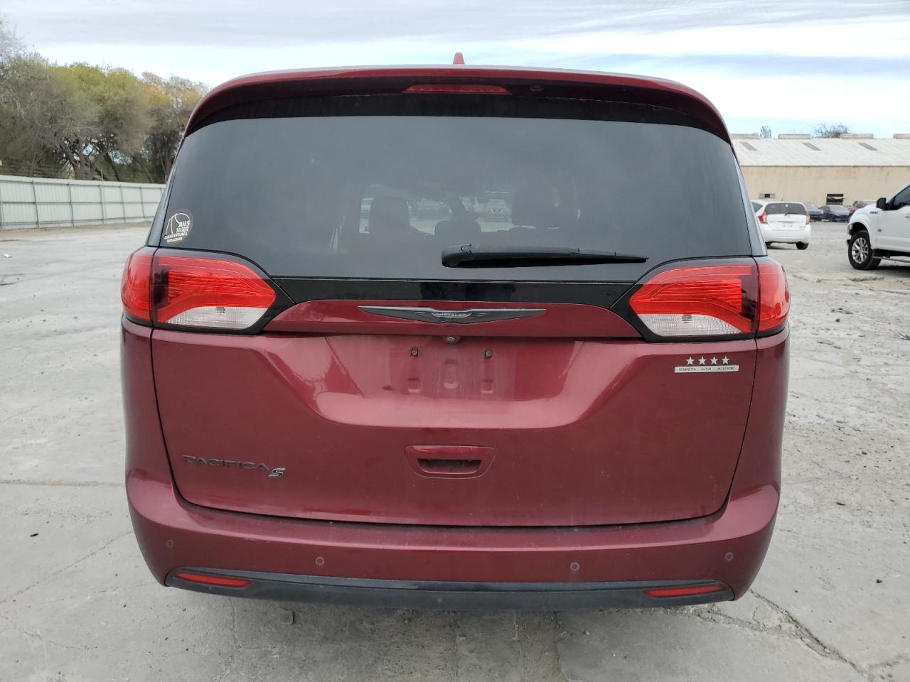 2018 Chrysler Pacifica VIN 2C4RC1BG5JR237203 Copart auction photo, all over damage thumbnail 6