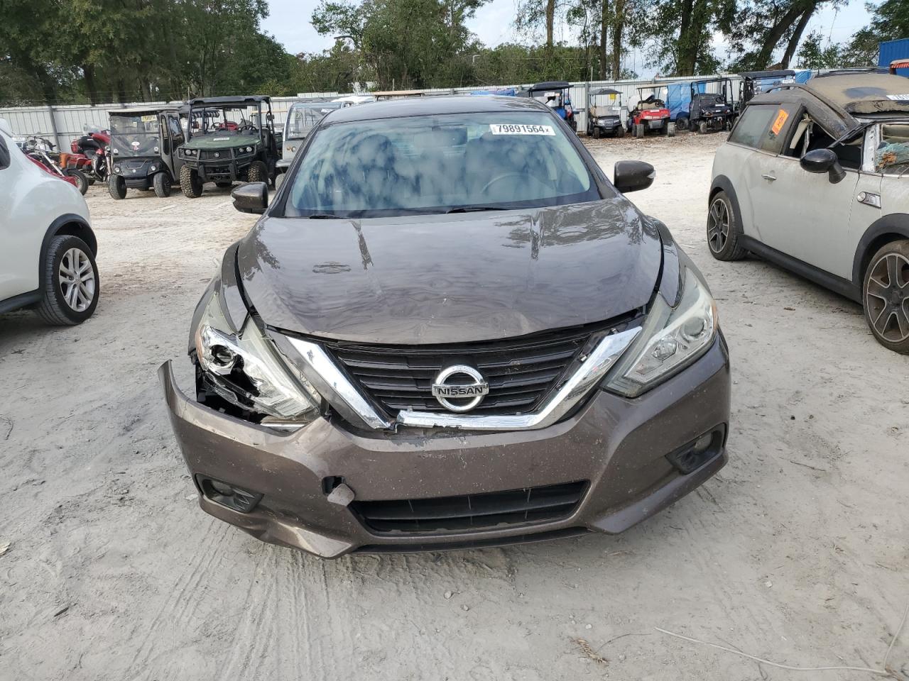 2017 Nissan Altima VIN 1N4AL3AP4HC108579 Copart auction photo, front end / minor dent/scratches damage thumbnail 5