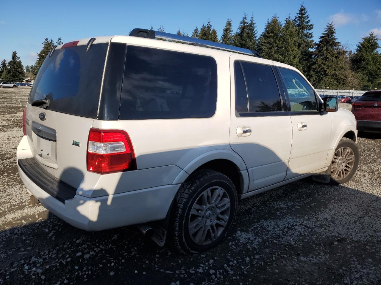 2011 Ford Expedition VIN 1FMJU2A52BEF23939 Copart auction photo, front end damage thumbnail 3